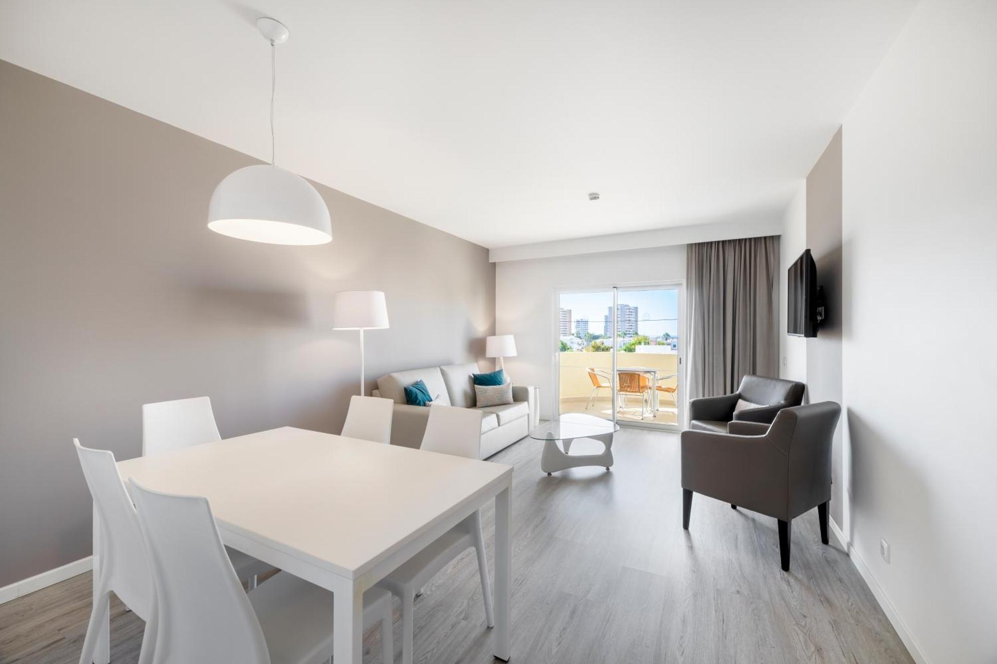 Premium Two-Bedroom Apartment Extra Large